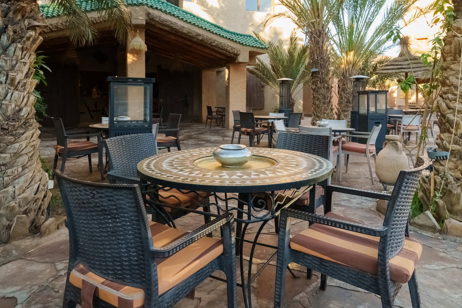 Bars & Restaurants 6