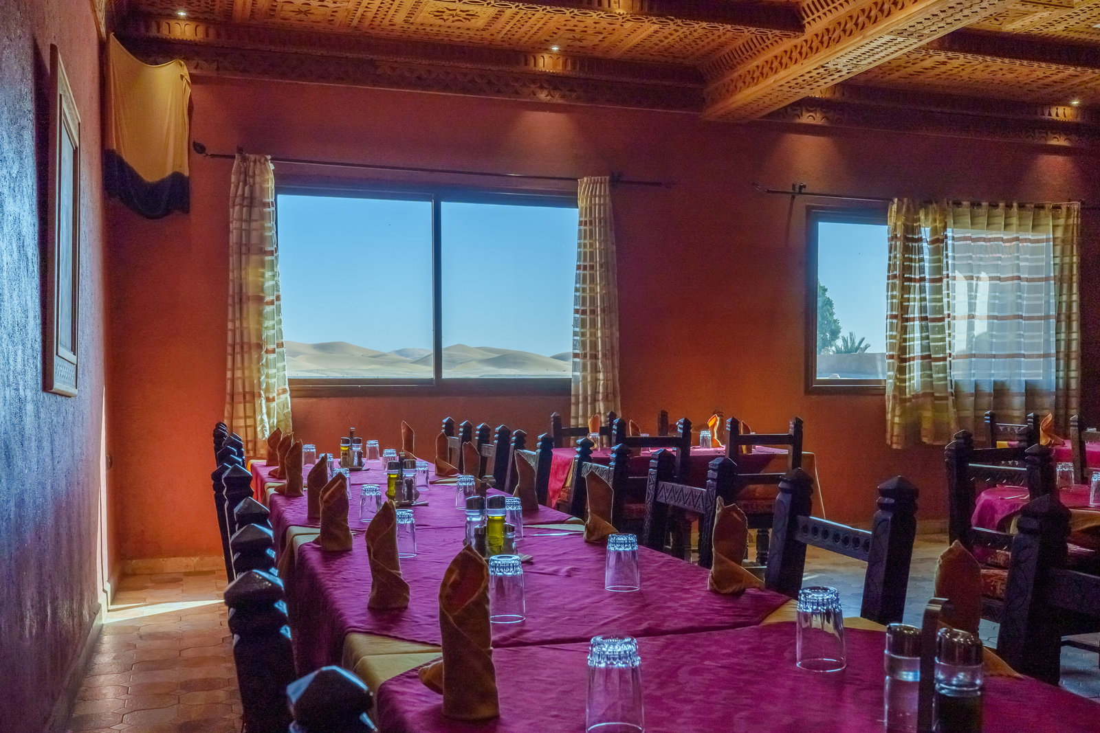 Restaurant · 200 diners 4