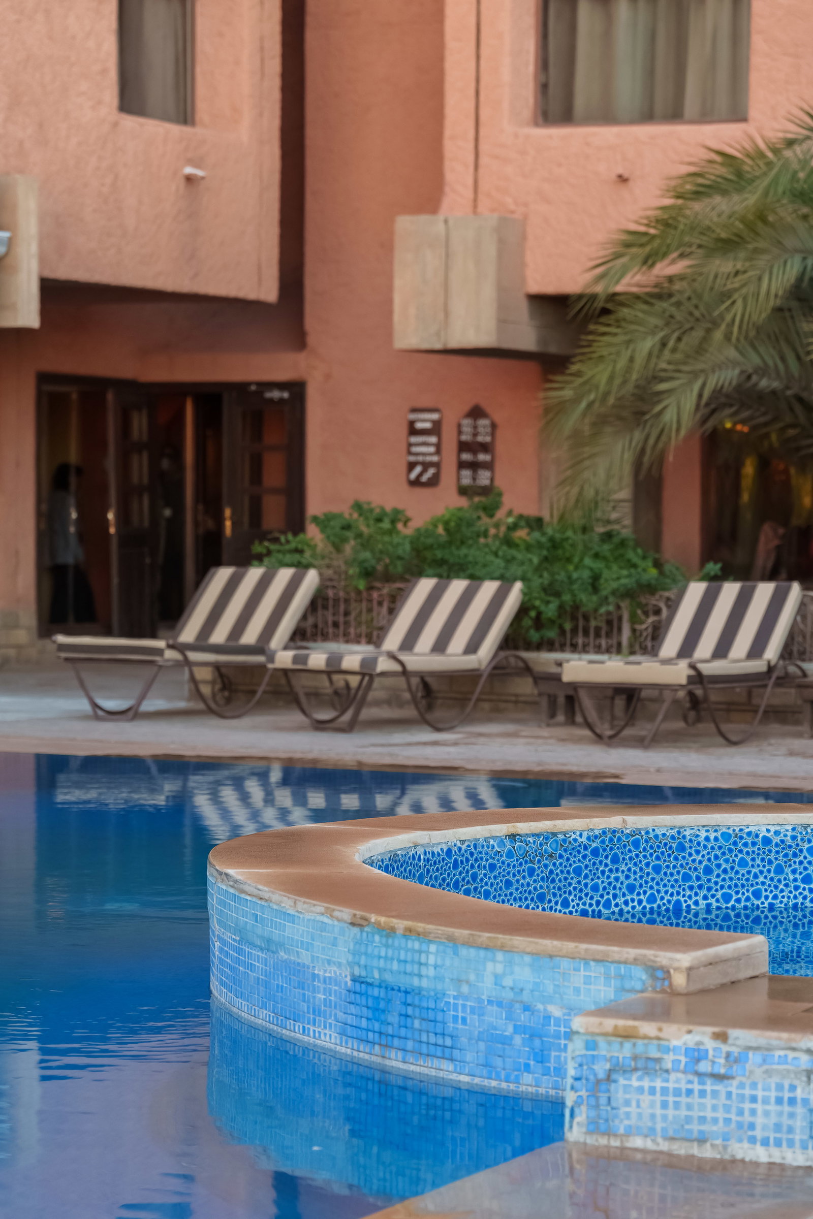 Outdoor Pool · Jacuzzi · Pool Bar 5