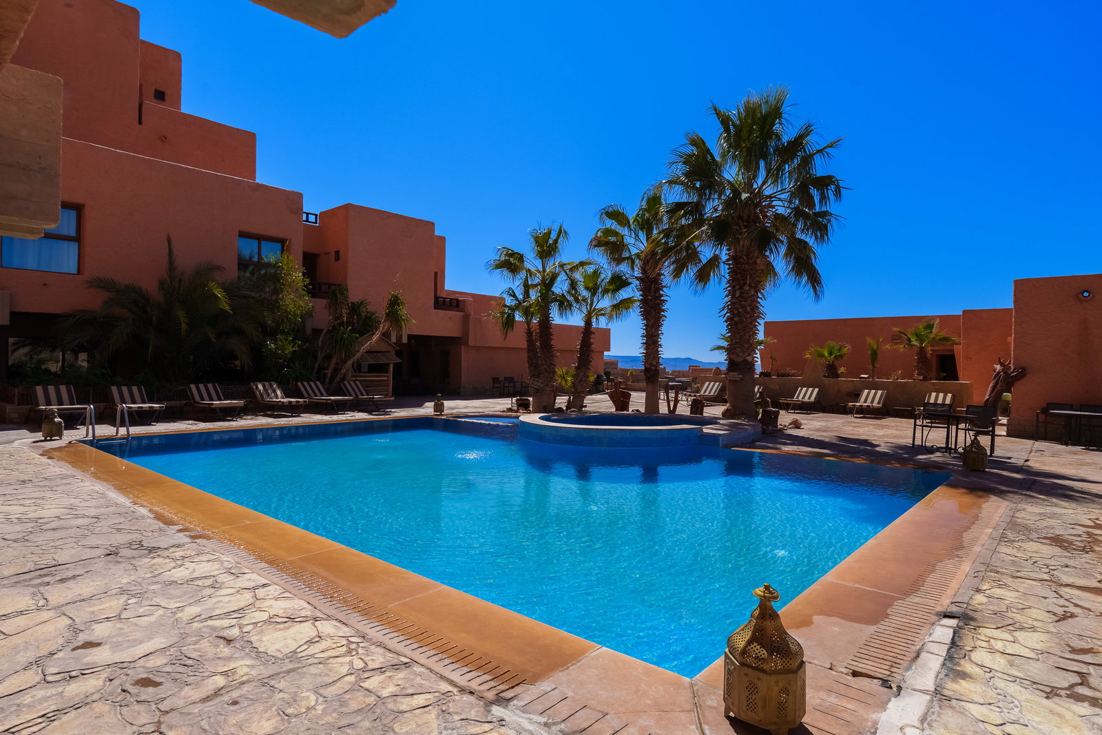 Outdoor Pool · Jacuzzi · Pool Bar 7