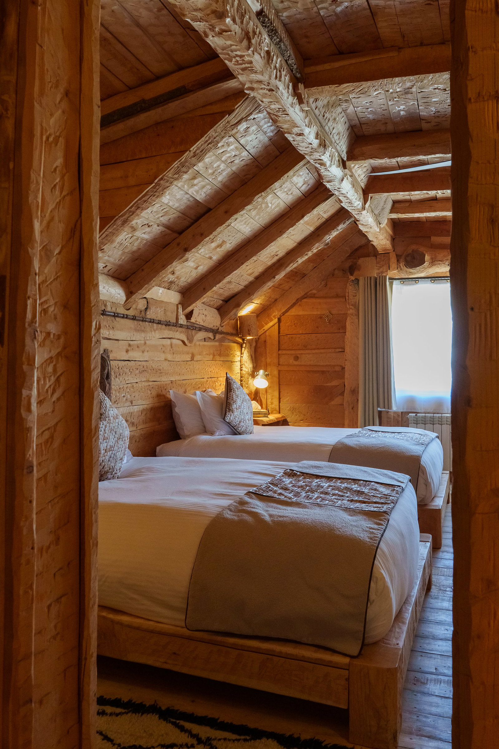 Twin Room Volcano