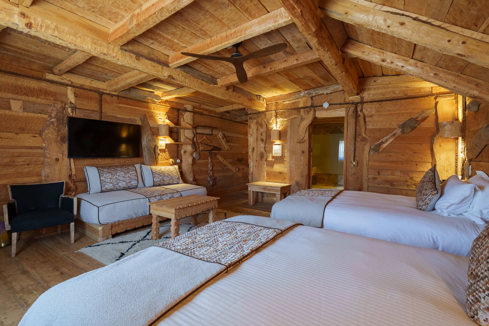 Twin Room Lake