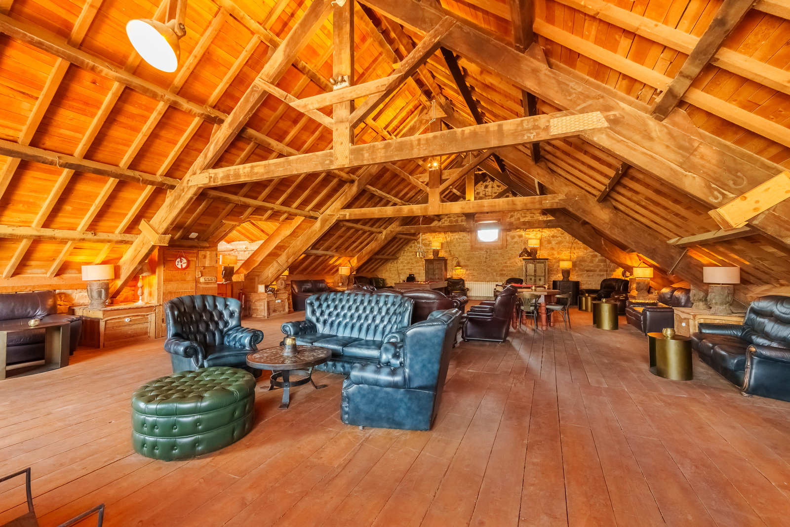Lounge & Bar with Fireplace 6
