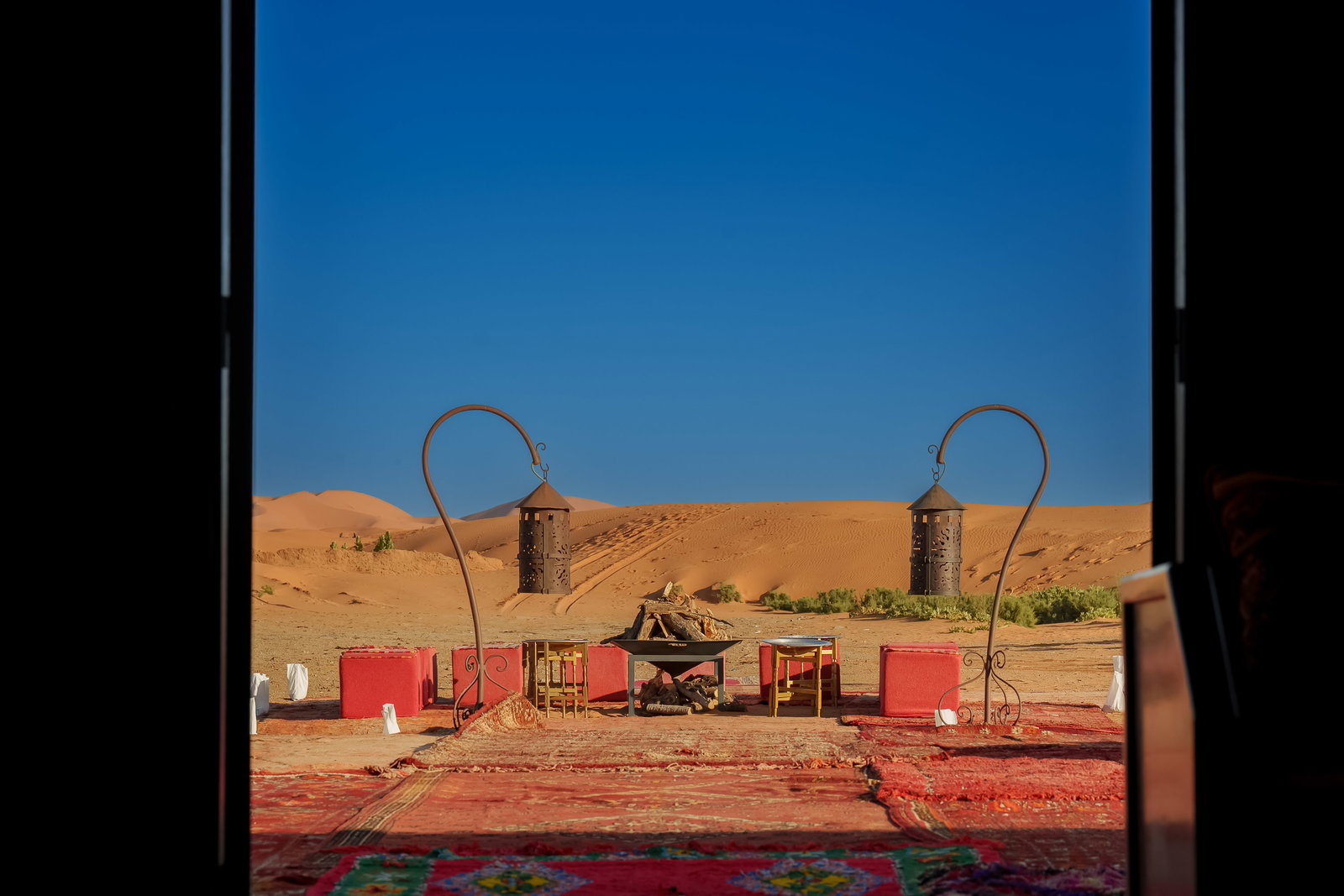 Restaurants & Bars